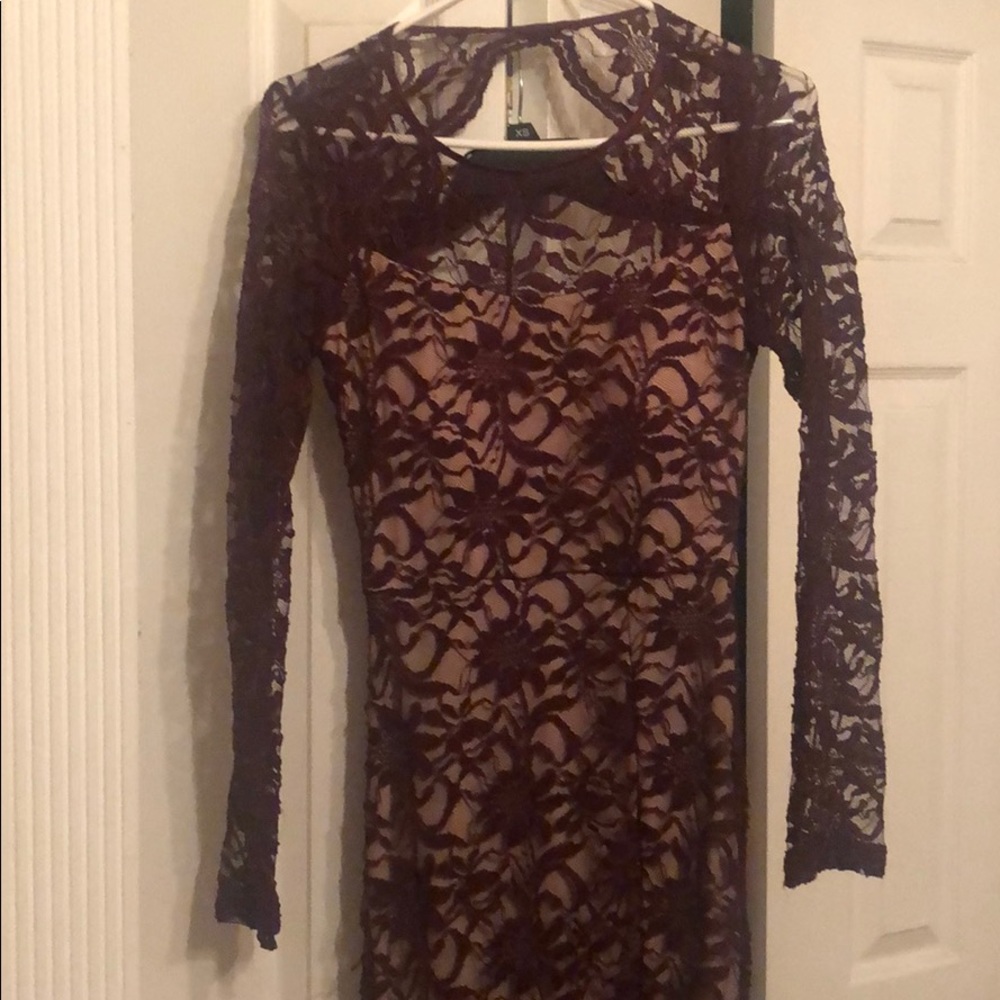 Windsor Ls Lace Gown With Open Back And Side Slit - image 4